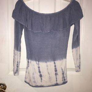 Cute white blue top!!